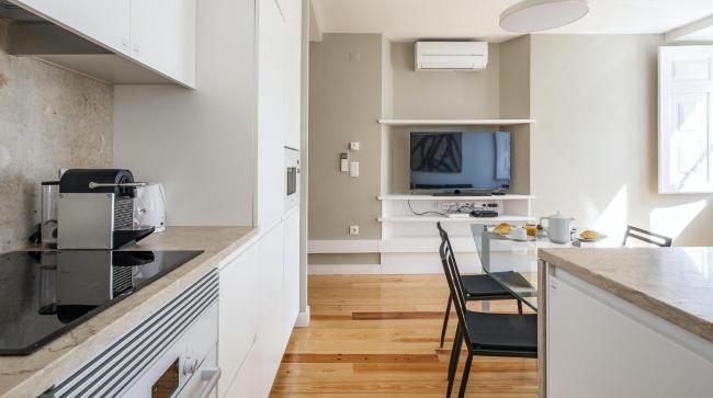 Plum Guide - Helping Hands Images_4