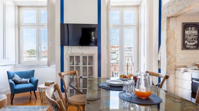 Plum Guide - The Ticking Clocks Images_2