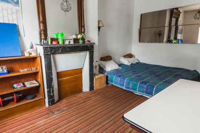 Two-rooms apt near Sacré-Coeur Images_3