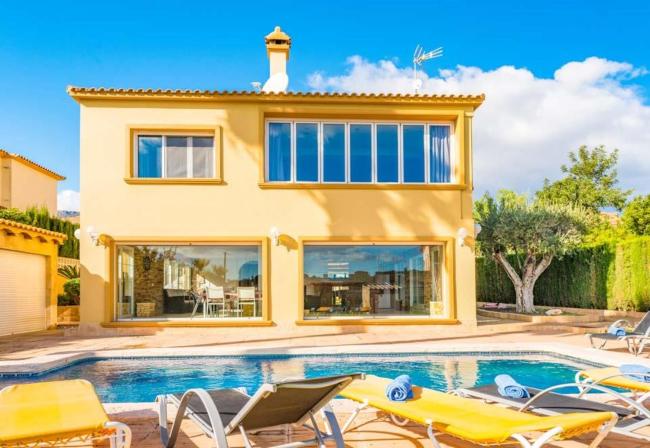 Villa in Calpe Sleeps 10 with Pool Air Con and WiFi Images_1