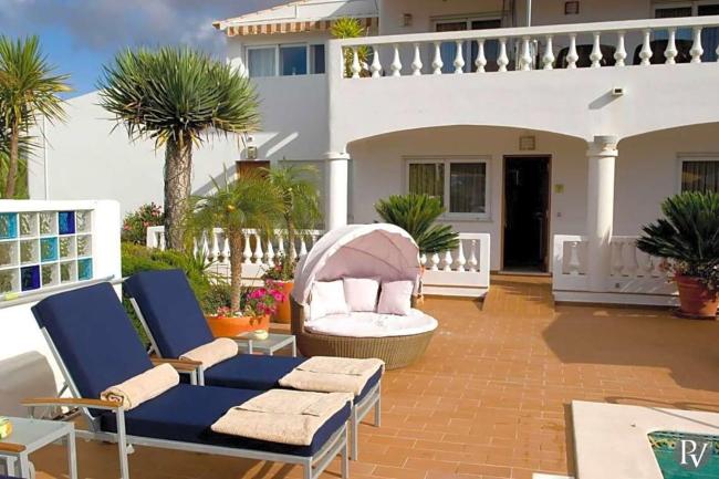 Alto da Cerca Apartment Sleeps 3 with Pool and Air Con Images_4