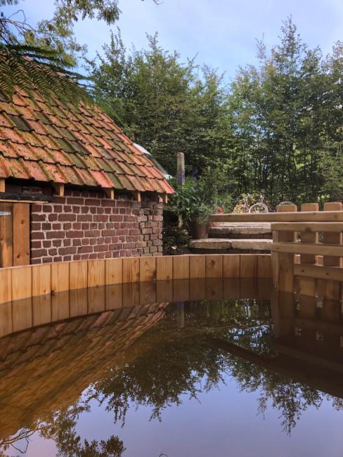 Pomp kot met hottub Images_4