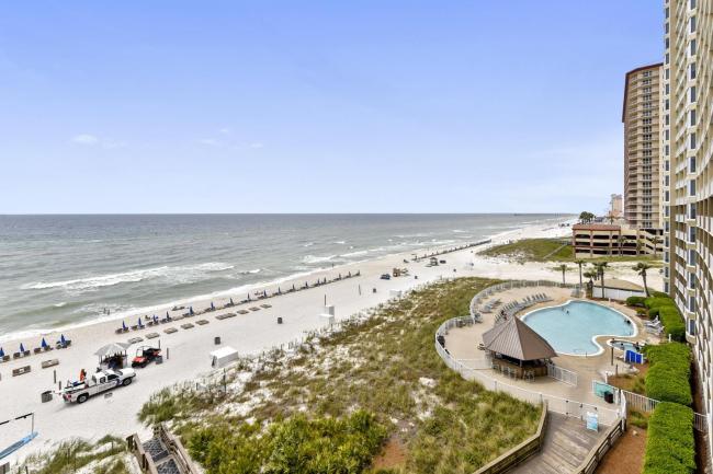 Emerald Beach by Book That Condo Images_1