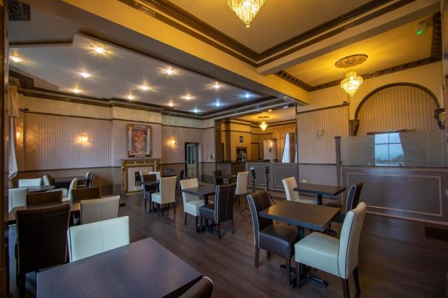 The Carlton Hotel Images_3