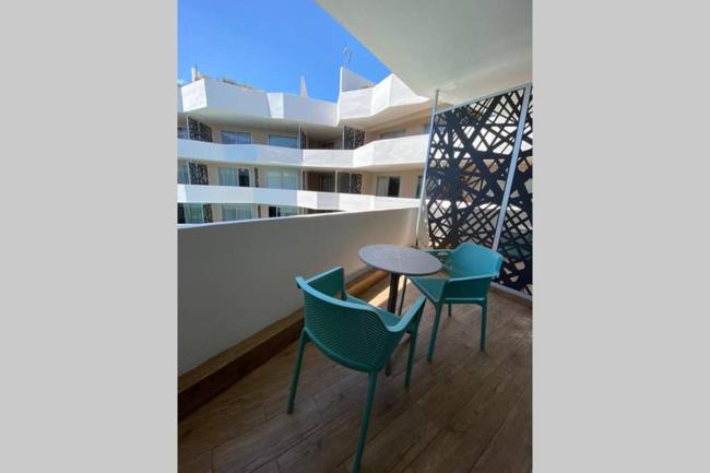 Brand New Studio, 2 Blocks from 5th Ave. Images_4