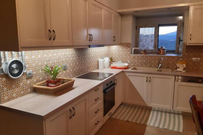 Σπίτι με όμορφη θέα και κήπο Images_3