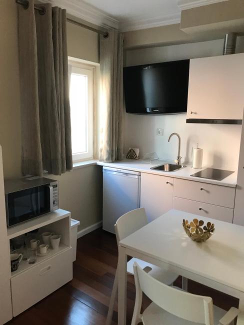 New and Unique Charming Studio at Campolide - 2A Images_4