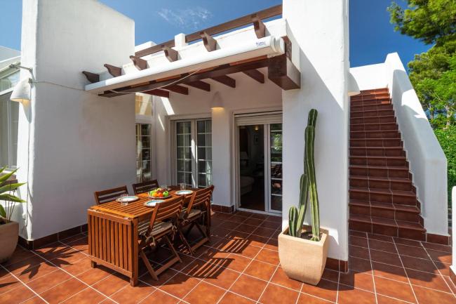 Xabia Holiday Home Sleeps 6 with Pool and WiFi Images_2