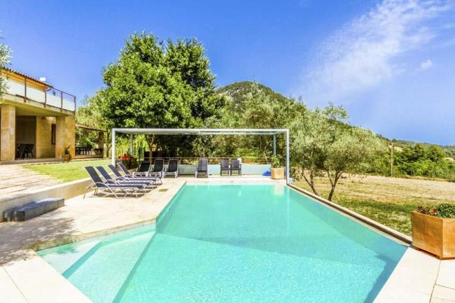 Pollenca Villa Sleeps 10 with Pool Air Con and WiFi Images_2