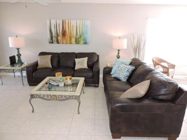 Ref 01 Stunning 4 Bed Villa with own Pool Spa Lake view Images_2