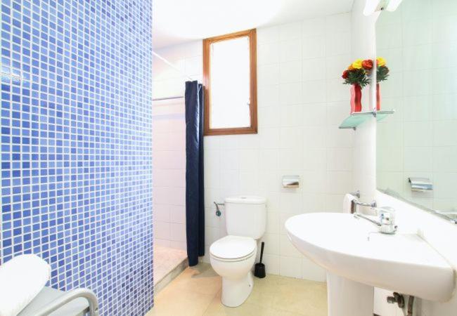 Apartment in Port de Pollenca Sleeps 6 includes WiFi Images_5