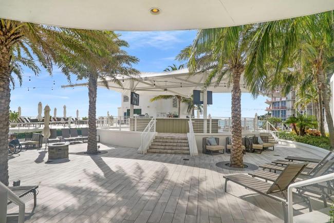 The Ocean Resort Deluxe Two Queens Studio Oceanfront Images_1