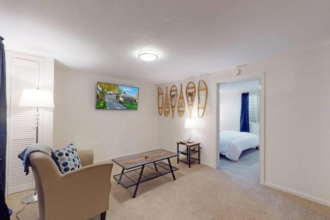Hip Holly Lower Property in Denver Home Images_3