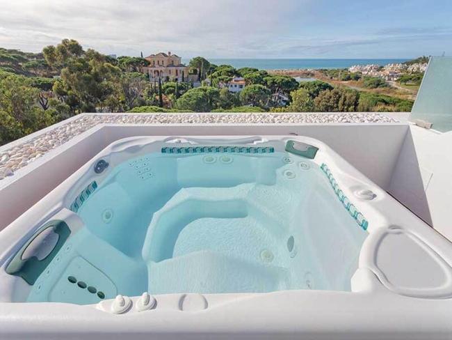 Apartment in Vale do Garrao Sleeps 4 includes Air Con and WiFi 2 Images_2