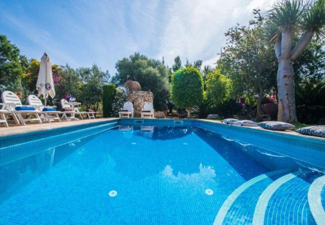 Villa in Inca Sleeps 8 with Pool Air Con and WiFi Images_2