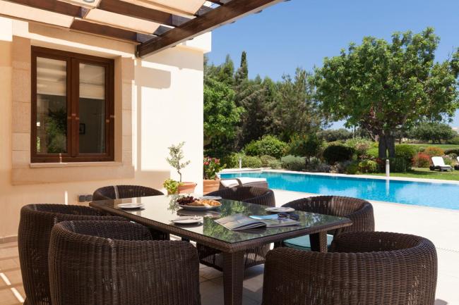 Kouklia Villa Sleeps 8 with Pool and Air Con Images_2