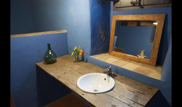 Girona Villa Sleeps 6 with Pool and Air Con Images_3