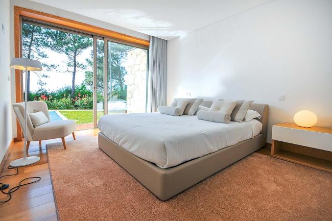 Senande Villa Sleeps 10 with Pool and WiFi Images_5
