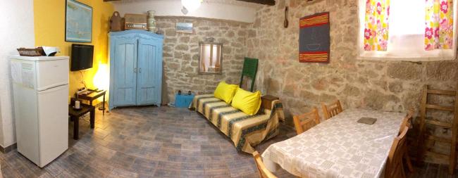 Charming Apartment in Betina with Terrace 55 m² Near Beaches Images_2