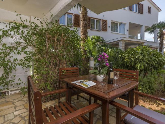 Modern studio apartment with terrace on a great location in Rovinj Images_2