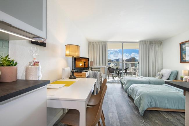 Sunrise Ocean Views Diamond Head Crater views Images_3