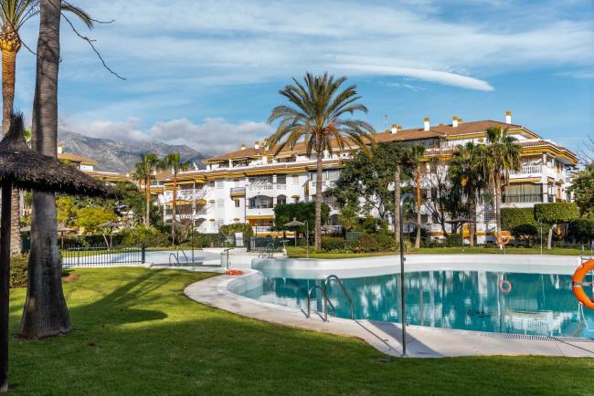 Spacious Apartment with Pool Next to Puerto Banús Images_2