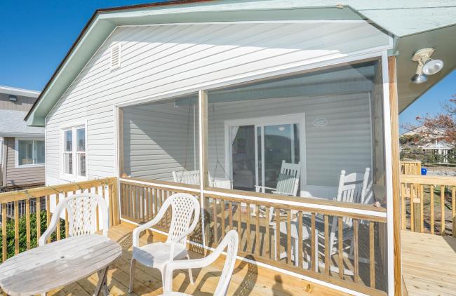 Oak Island Beach - A charming cottage with a view you won't get tired of! The Barden Cottage Images_4