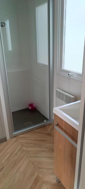 Assist' Mobil Home h06 - Mobil Home 3 chambres vue étang Images_5