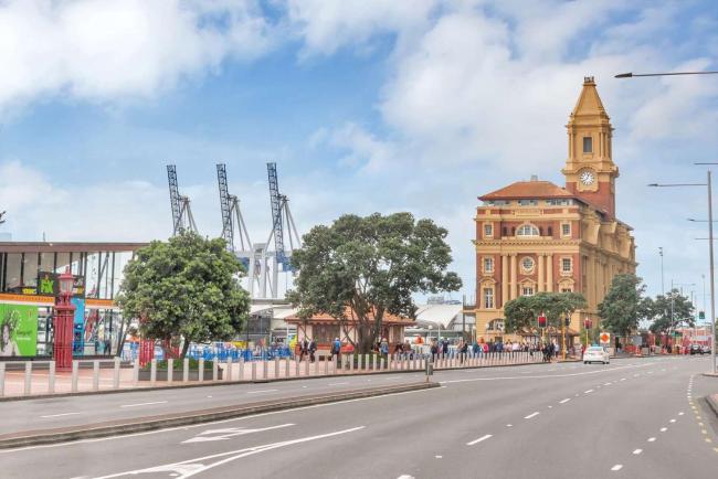 QV Auckland CBD Studio with a Large Deck (960) Images_2