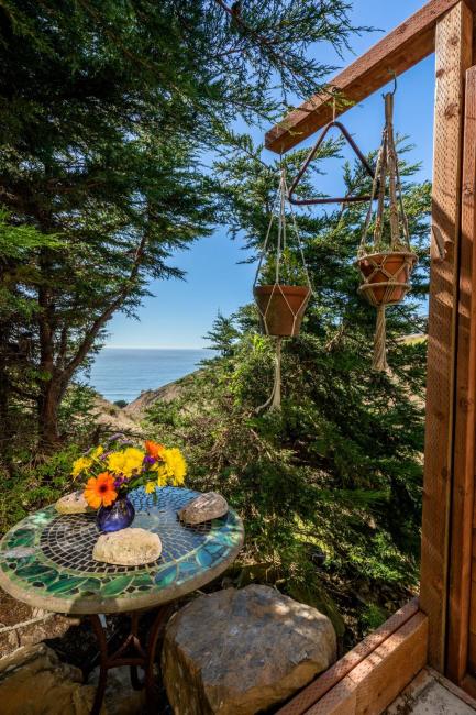 Above and Beyond! Hot tub! Endless Views! Rooftop Patio! Fast WiFi!! Dog Friendly! Images_4