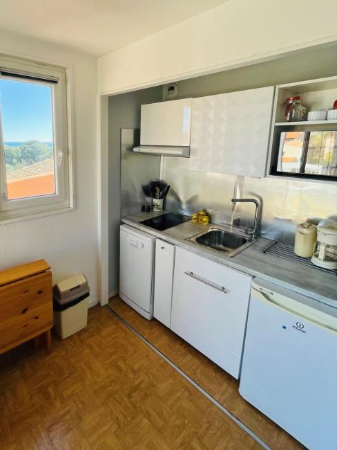 Bright studio with BALCONY 400m from the BEACH Images_5