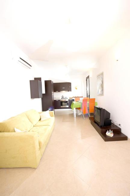 2 bedrooms appartement with enclosed garden at Frigole 1 km away from the beach Images_3