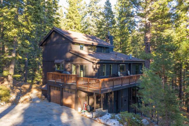 Newly Updated Treetop Hideaway Near Slopes & Beach home Images_1