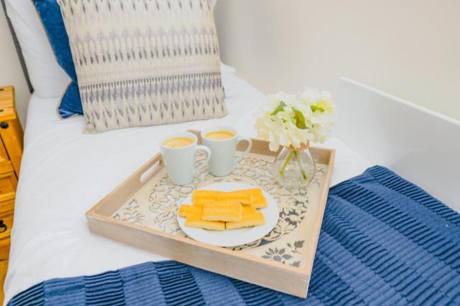 The Elegant Cambridge Gem Images_5