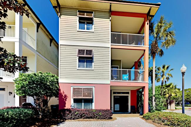 Oceans 15 - Lagoon-Style Pool, 2 Private Balconies home Images_4