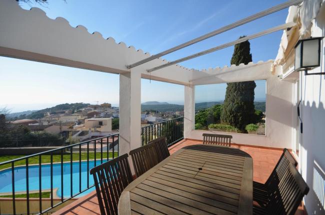 Begur Villa Sleeps 8 with Pool and WiFi Images_3