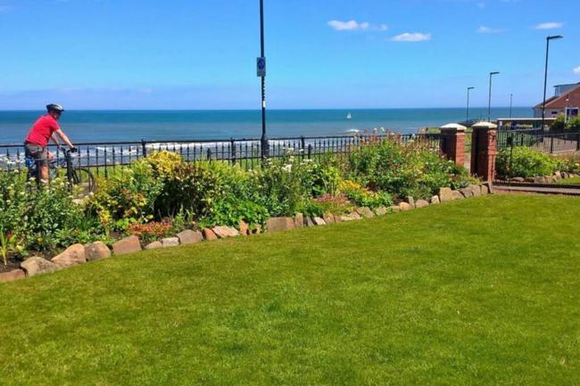 Ruala Properties - Large en-suite room with sea views Images_1