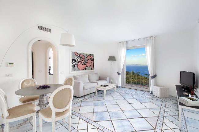 Priora Villa Sleeps 4 with Pool Air Con and WiFi Images_1