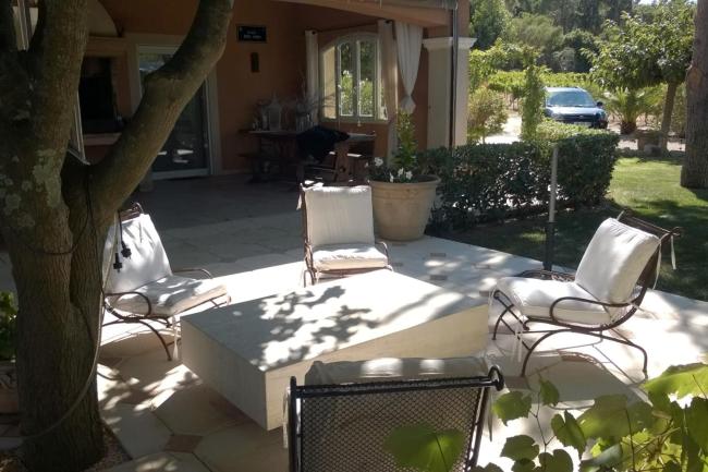 Villa with SWIMMING POOL and view of the hills Images_1