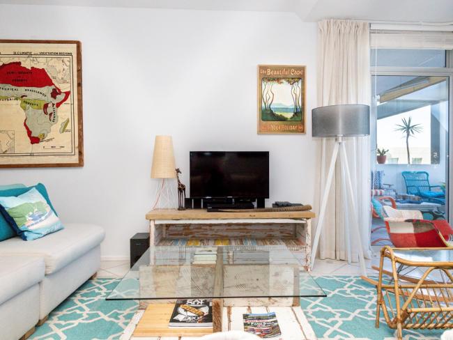 Striking view lavish 2 bedroom apartment with uncapped WIFI Images_1