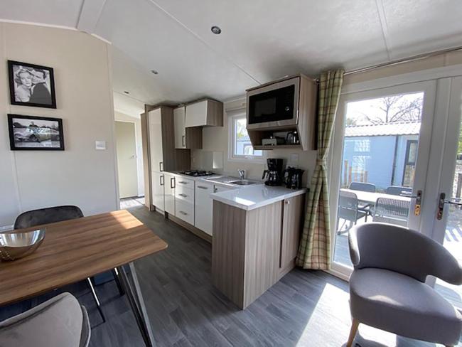 Holiday Home EuroParcs Resort Zuiderzee-88 Images_4
