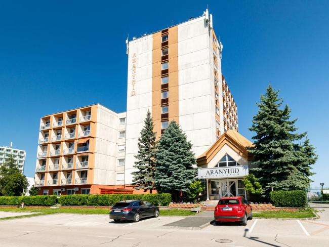 Studio Golden Gate by Interhome Images_1