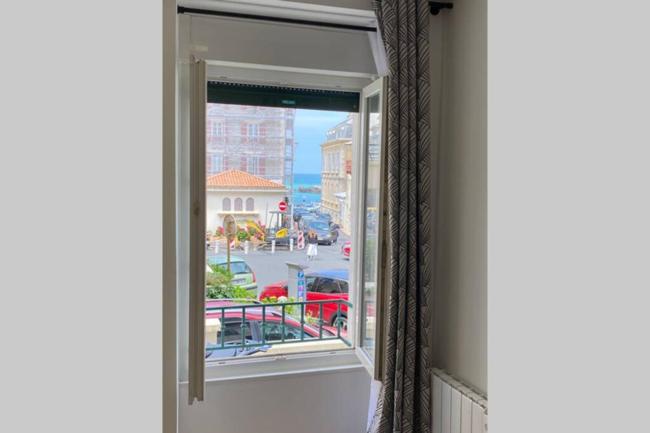 T1 bis au Port Vieux plages à pied (refait à neuf) Images_1