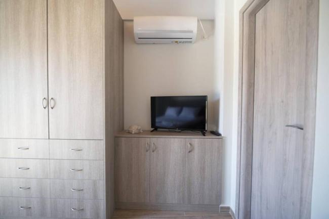 Vassilis and Ioanna Modern House with view Images_2