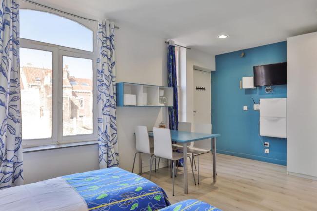 Bright studio in central Lille Images_2