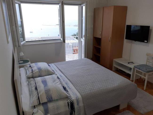 Apartment in Omiš with sea view, balcony, Wi-Fi (161-3) Images_3