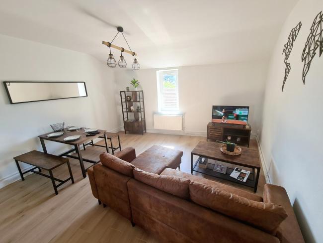 L'industriel, spacieux T2 refait à neuf Images_3