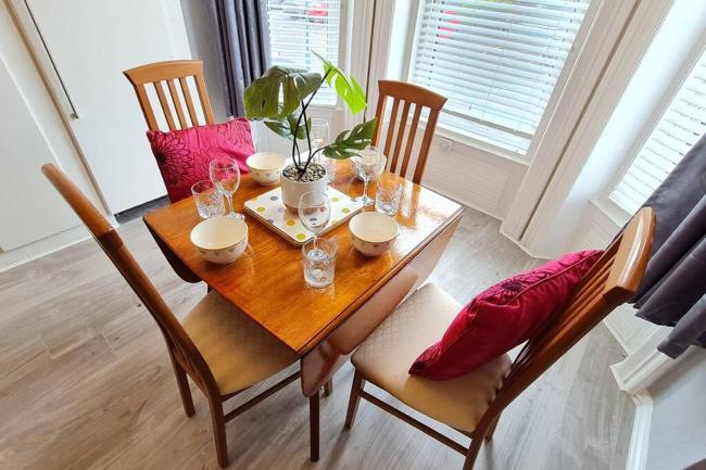 Lovely studio 5 minutes from West Cliff beach Images_4