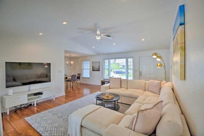 Cozy Escape with Private Yard - 1 Block to Canal! Images_1