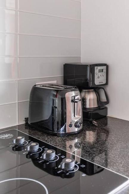 Fabulous Studio With Skyscraper Views Images_3